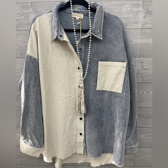 ☃️BOGO50%☃️ 🆕🩵VANILLA BAY: BLUE/IVORY ColorBlock Corduroy Shacket MEDIUM - Picture 15 of 17